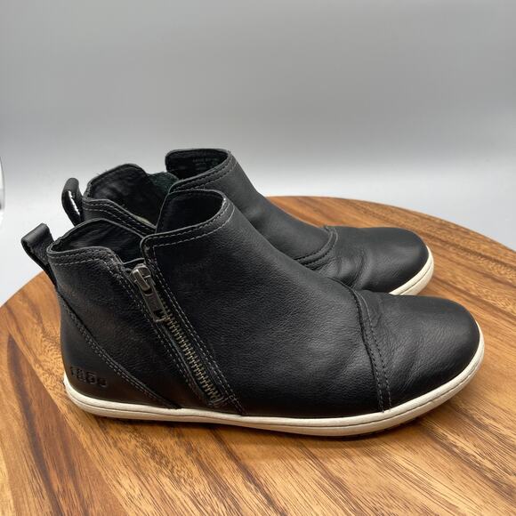 Taos Bootsie Shoes Womens Size 7 Black Leather Casual Walking Comfort Side Zip - Picture 1 of 8